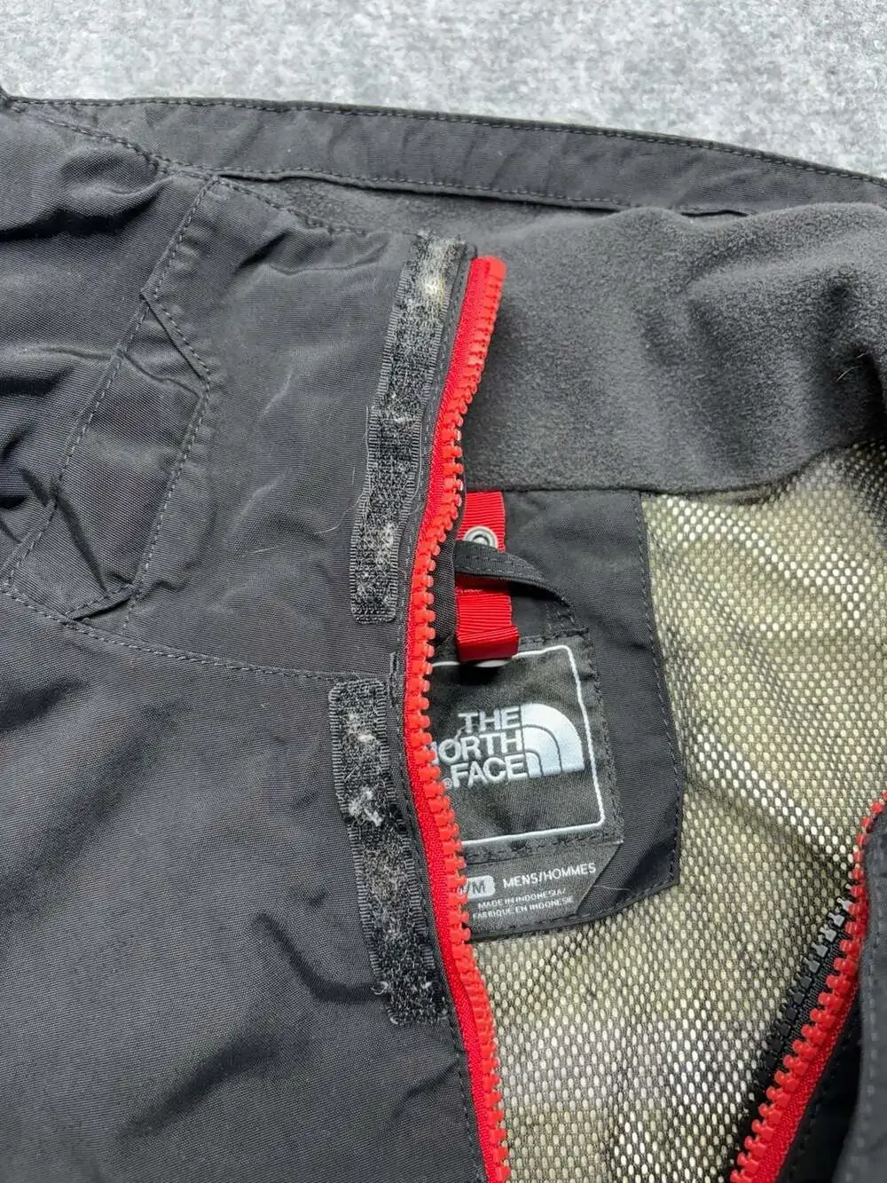 North Face Hyvent Men’s Jacket Medium Black Blue Ski Snowboard Winter Gorpcore